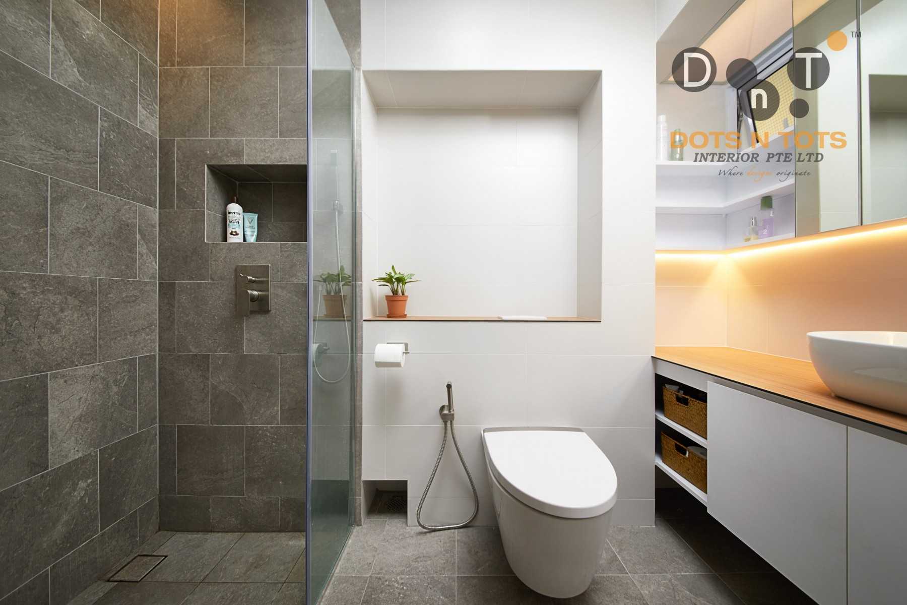 Minimalist Bathroom with Vinyl Flooring and Cement Floor