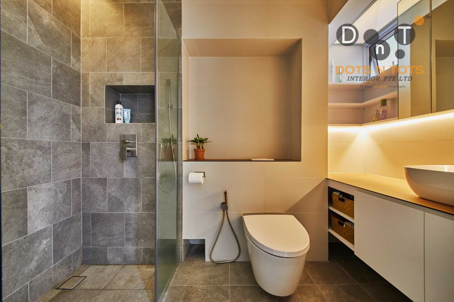 Minimalist Bathroom with Homogeneous Tiles and Mirror