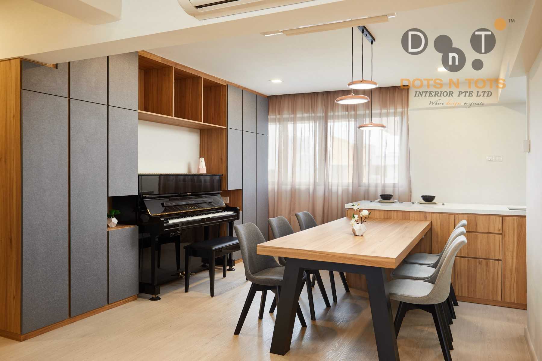 Modern Dining Room with Drop Light and Drop Ceiling