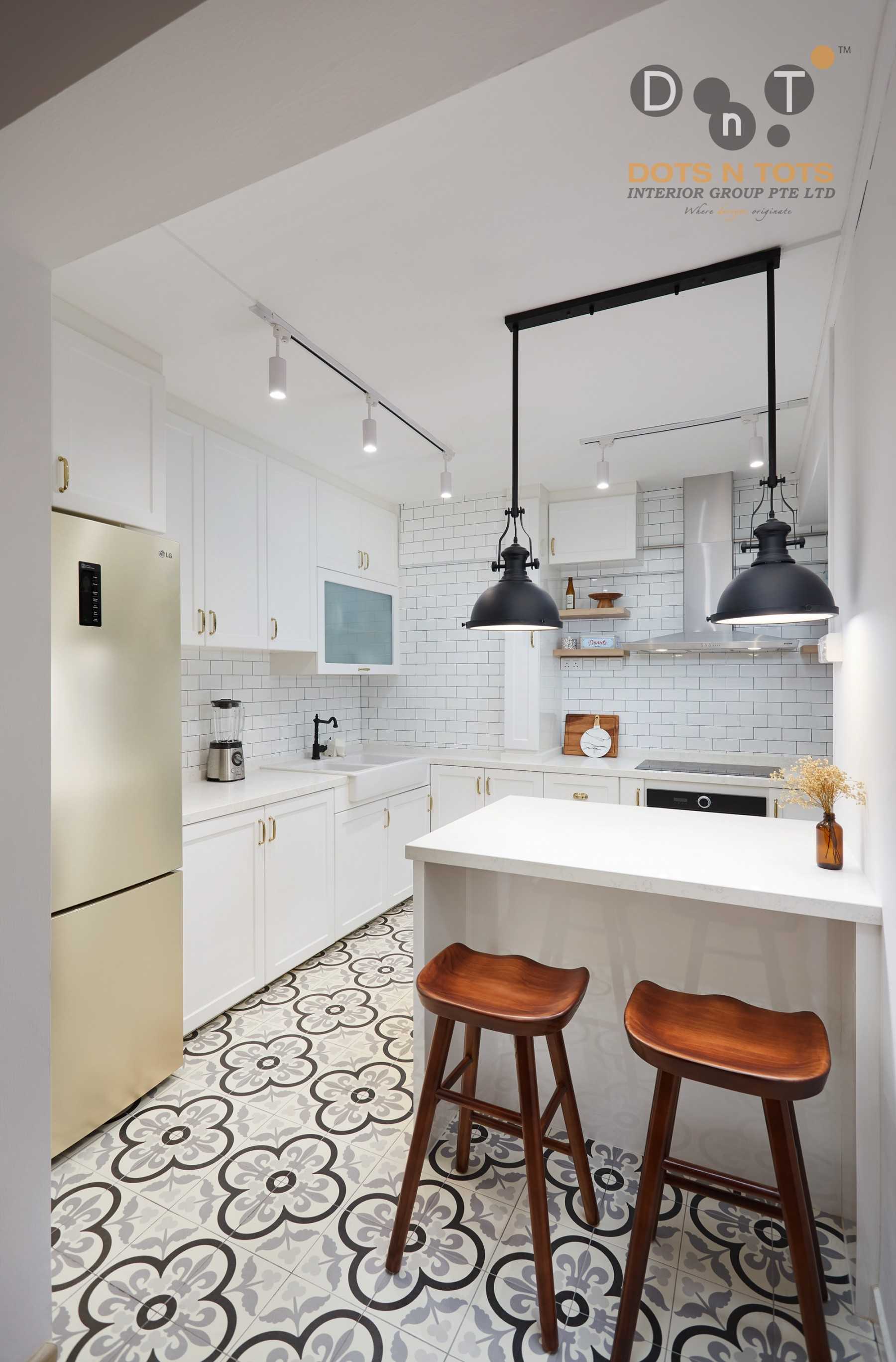 Vintage Kitchen with Kitchen Window and Open Kitchen