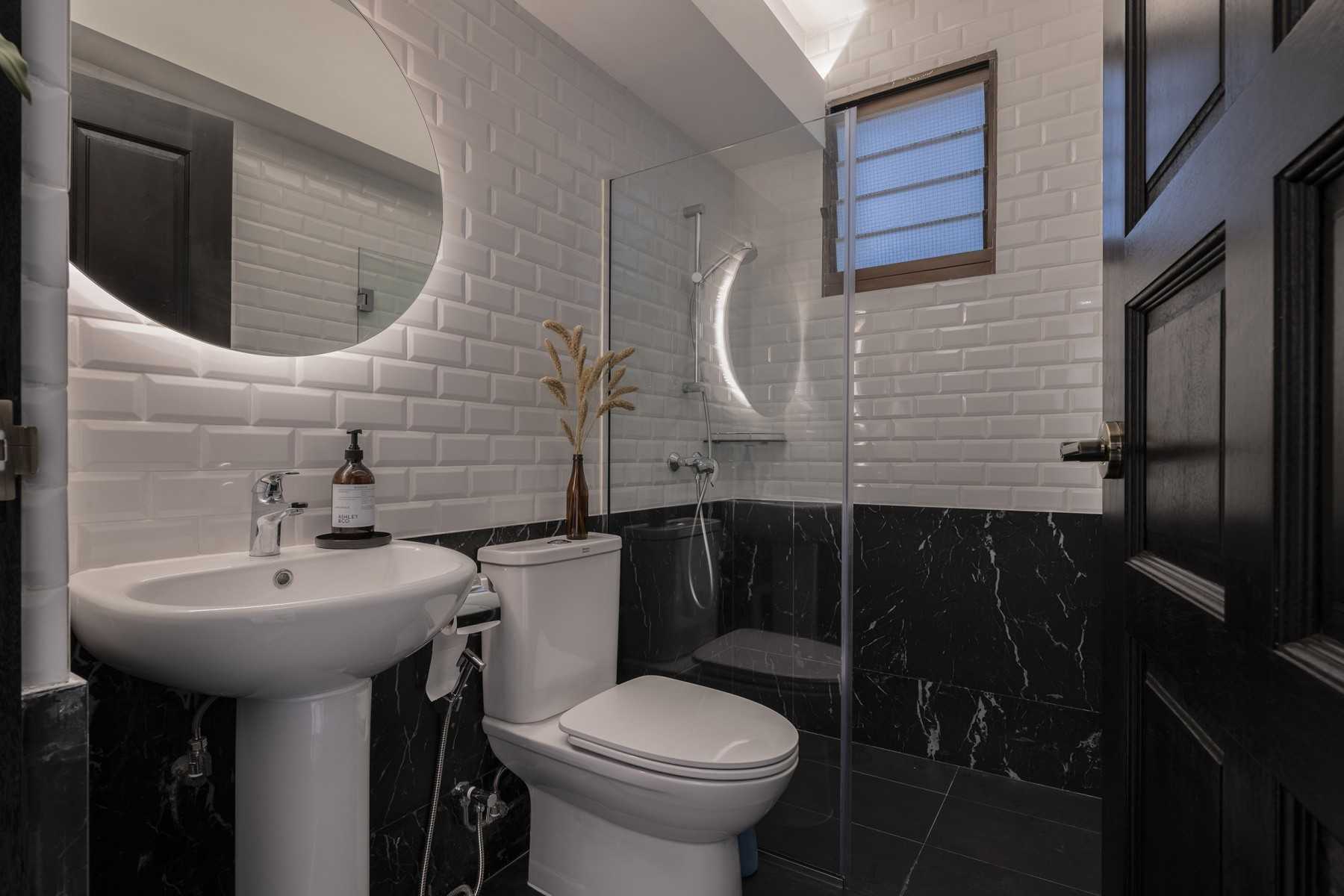 Vintage Bathroom with Mirror and Rainshower