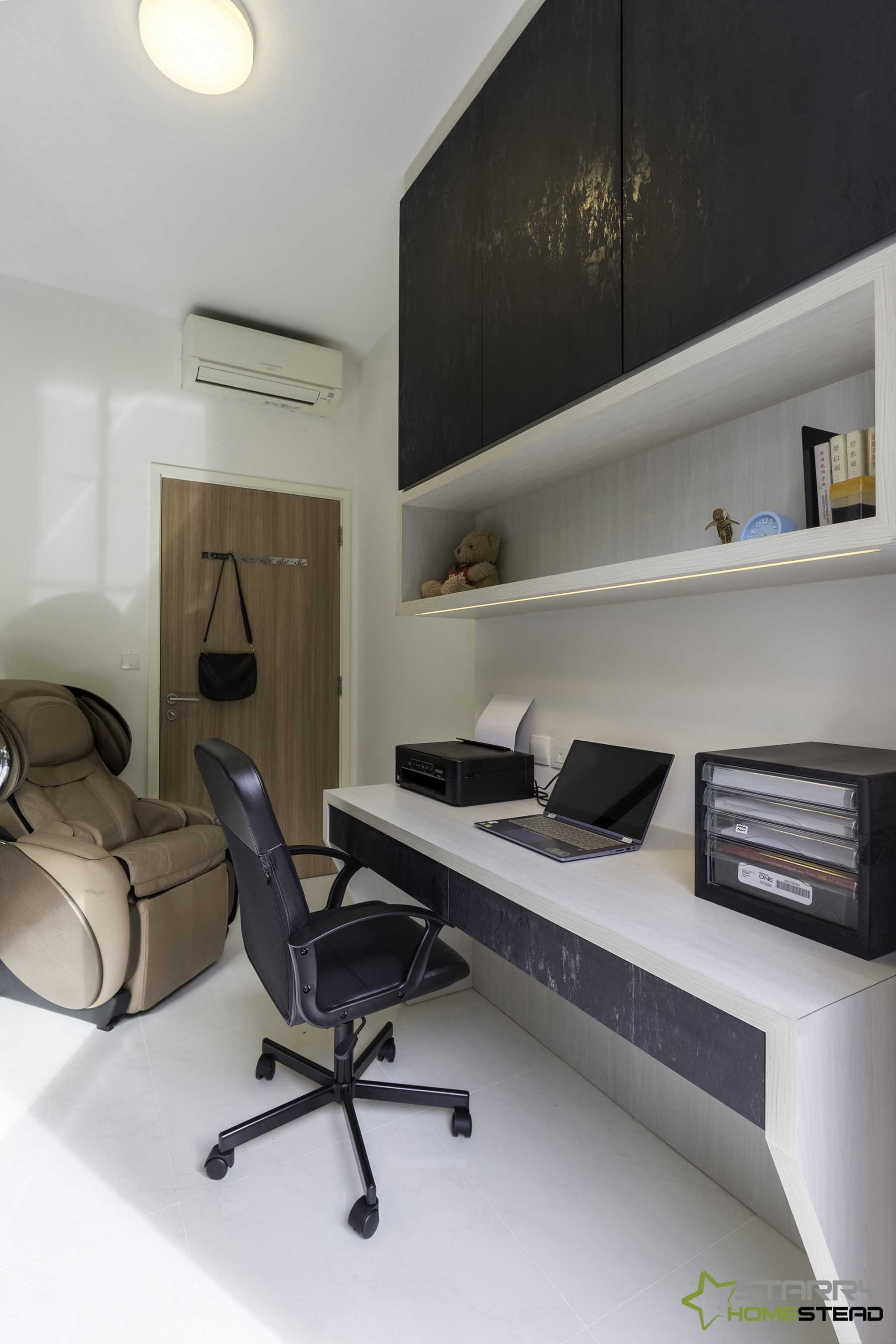 Scandinavian Workstation with Desk and Desk Chairs