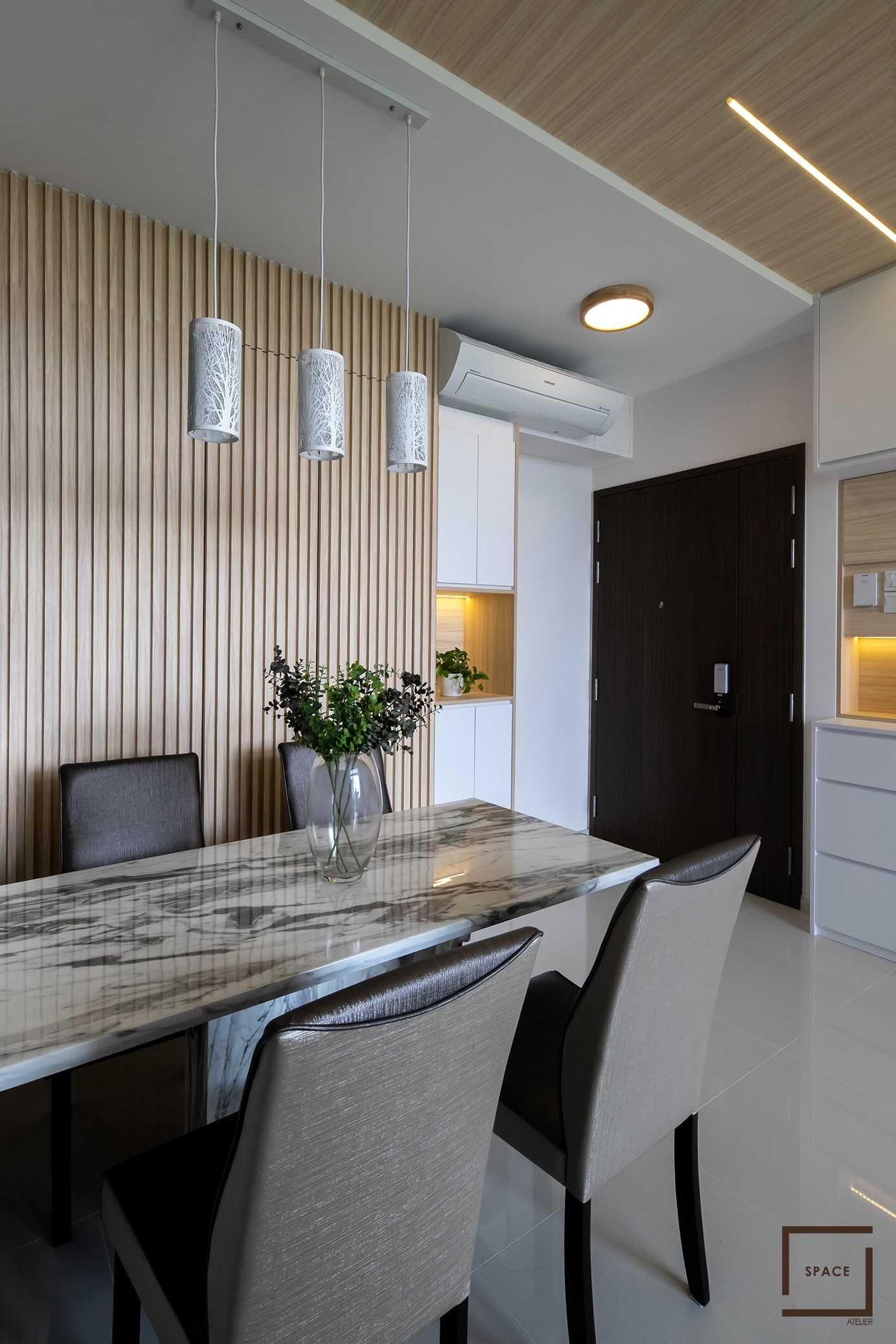 Scandinavian Dining Room with Dining Table and Dining Chairs