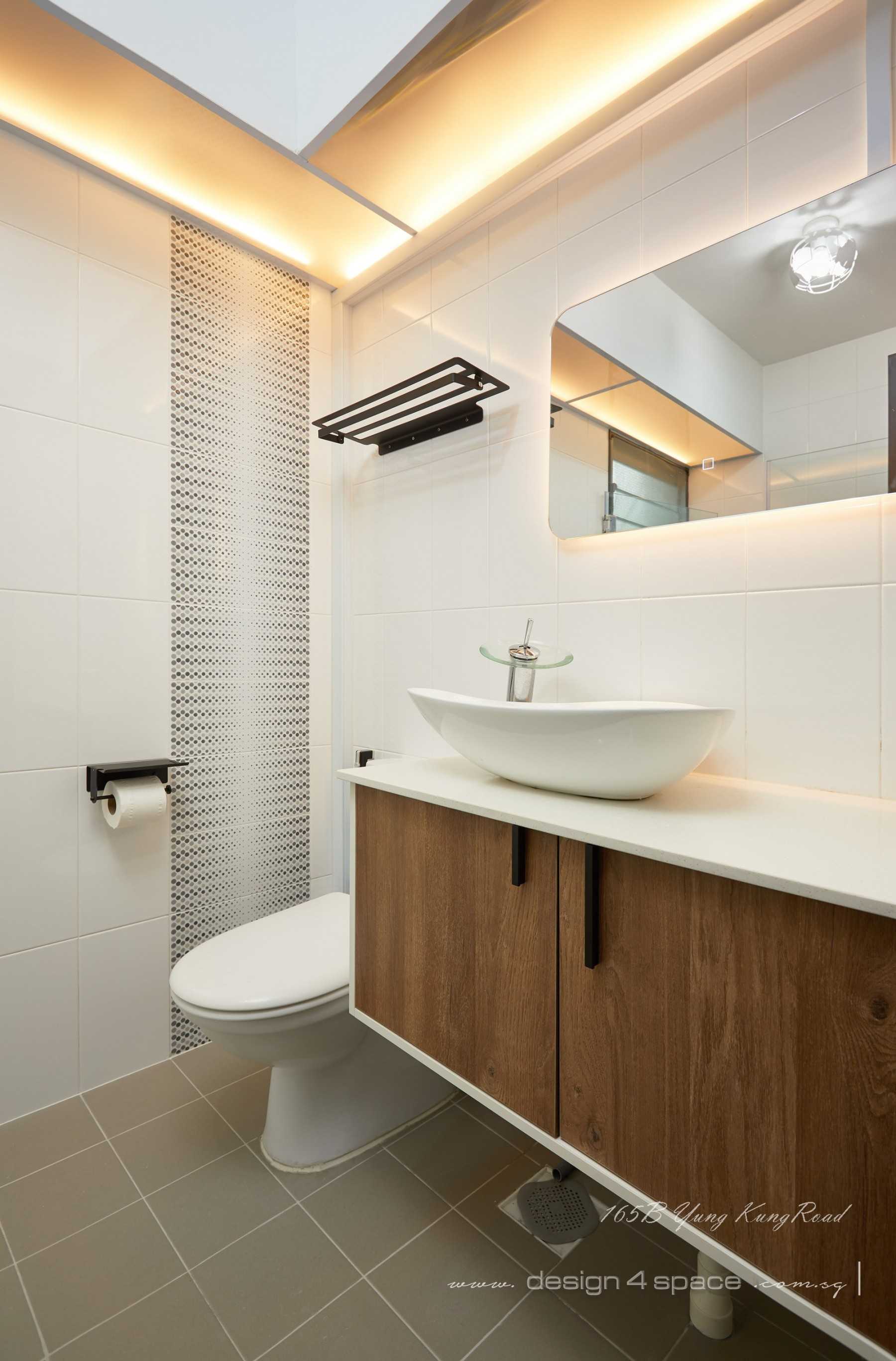 Industrial Bathroom with Homogeneous Tiles and Parquet Floor