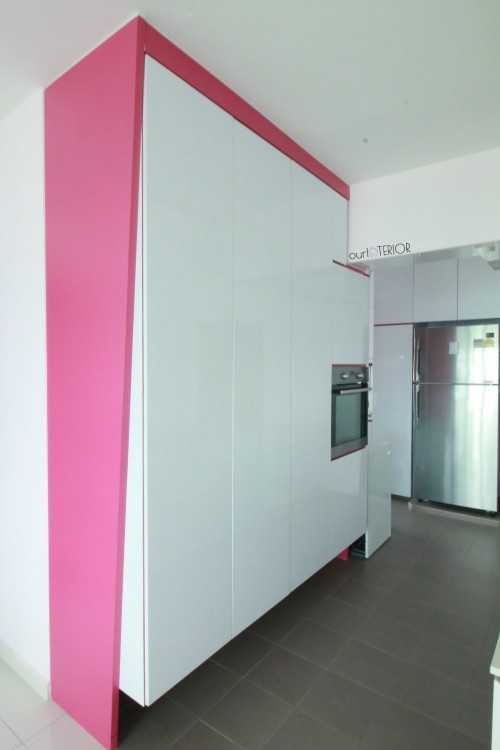 Minimalist Kitchen at Fernvale Lea