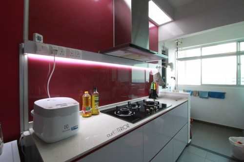 Minimalist Kitchen at Fernvale Lea