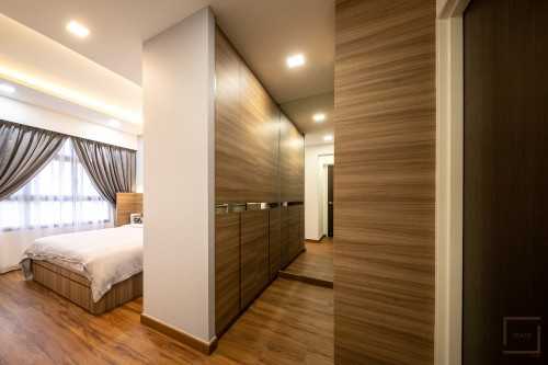 Scandinavian Walk-in Wardrobe at HDB BTO 5-R00M TAMPINES GREENRIDGES