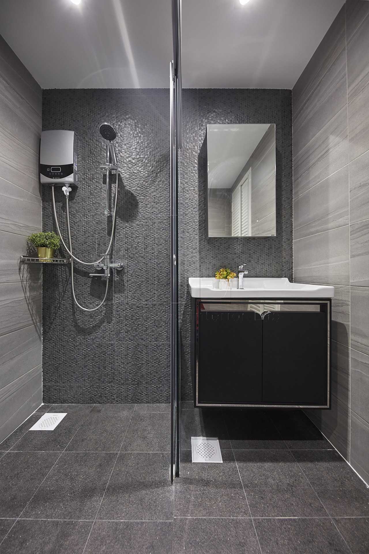 Scandinavian Bathroom with Homogeneous Tiles and Mirror