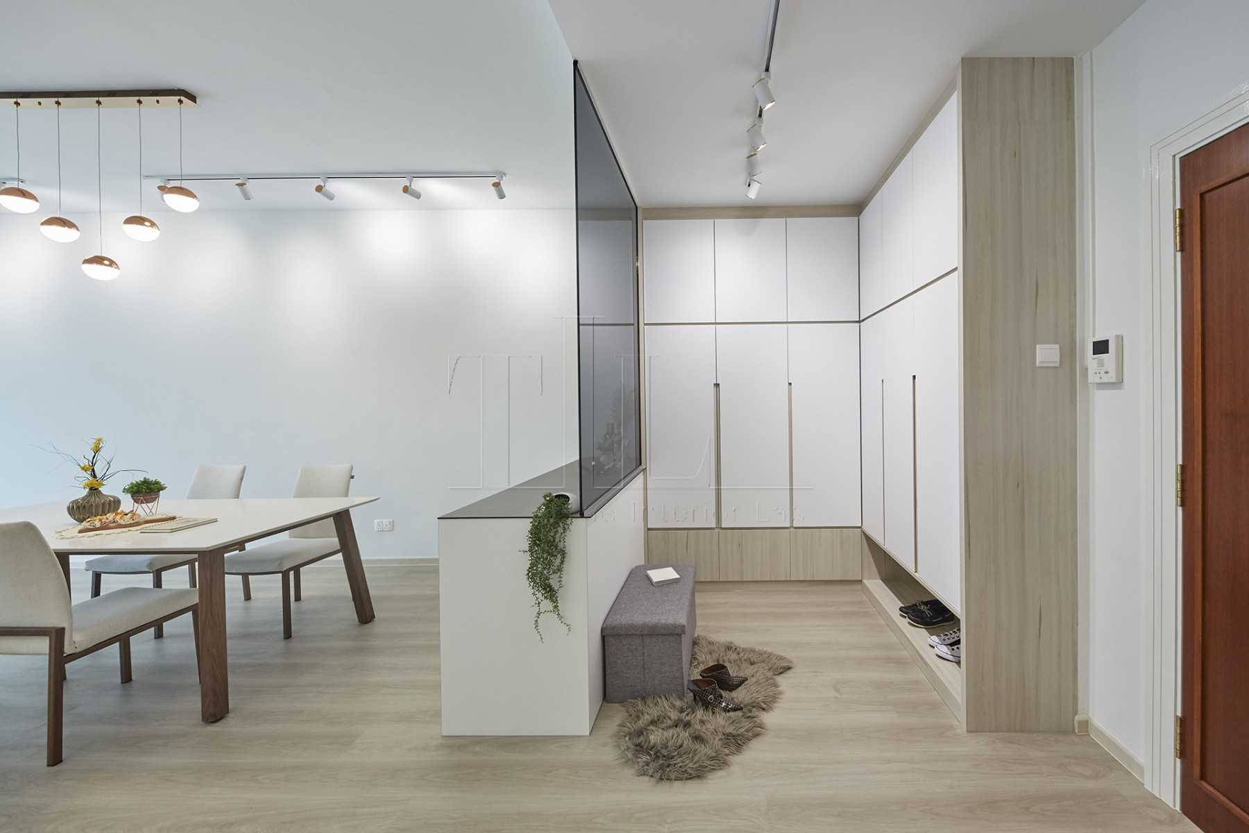 Scandinavian Entryway with Dining Table and Seating Bench