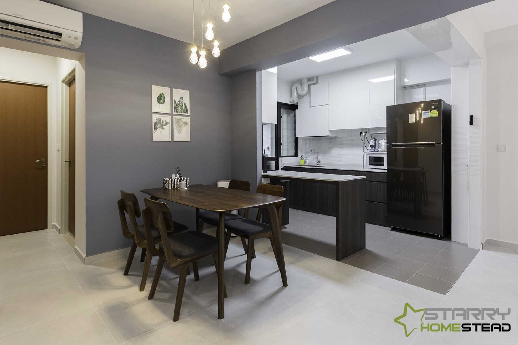 Contemporary Dining Room with Dining Table and Dining Chairs