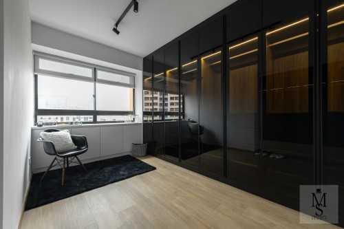 Minimalist Walk-in Wardrobe at Dover Minimalist