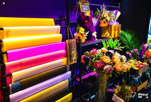Eclectic at Petals Artistry @ Capitol Piazza