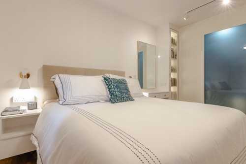Contemporary Bedroom at 122 Bishan St 12