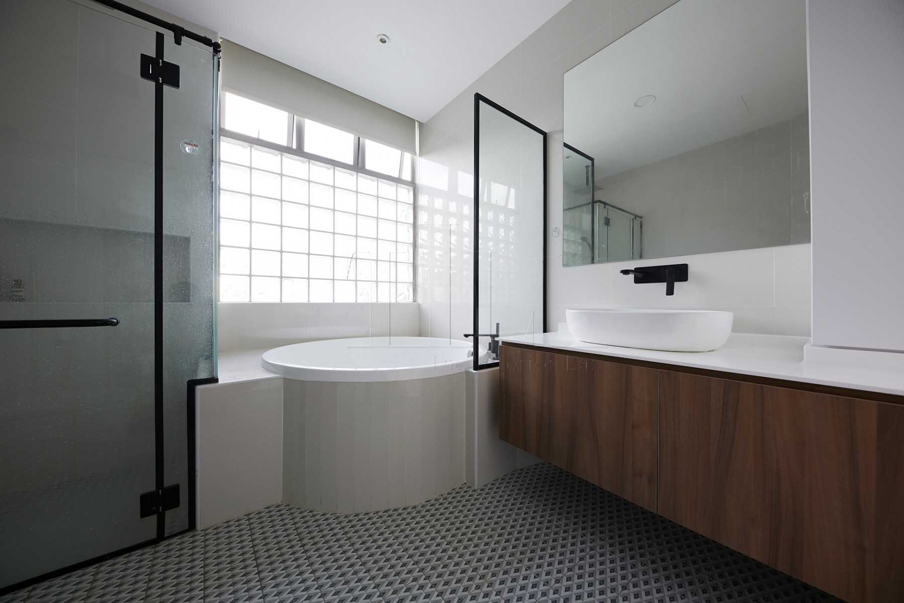 Contemporary Bathroom with Mirror and Glass Door