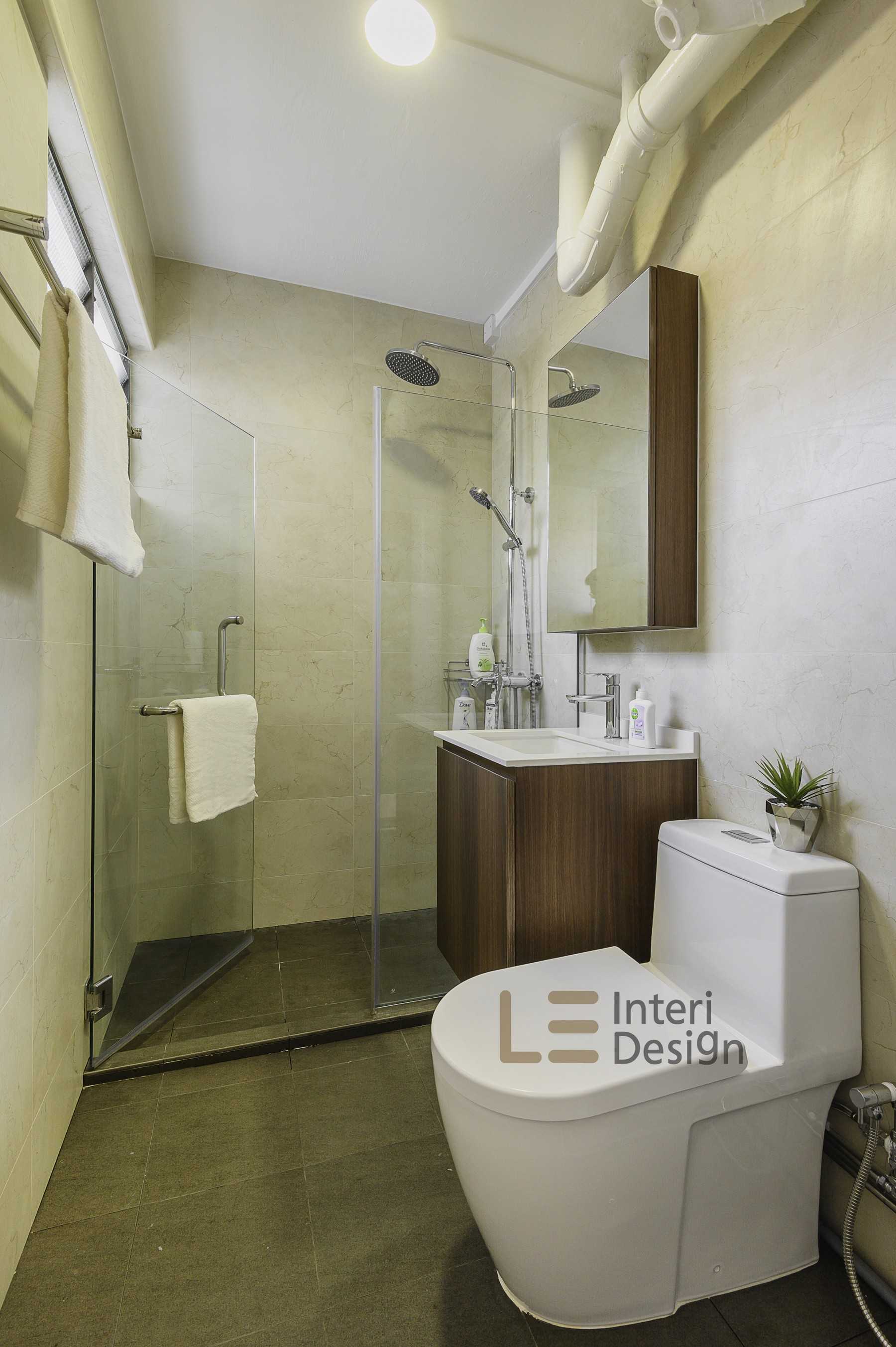 Scandinavian Bathroom with Countertop and Homogeneous Tiles