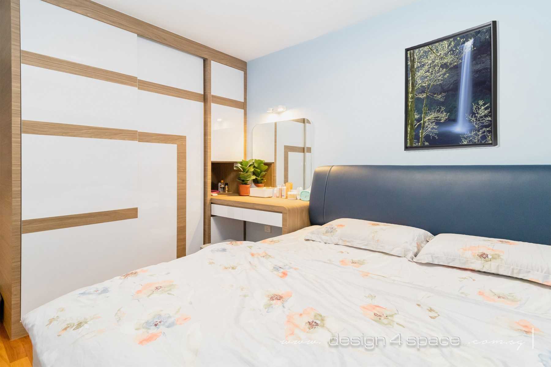 Modern Bedroom with Vinyl Flooring and Homogeneous Tiles