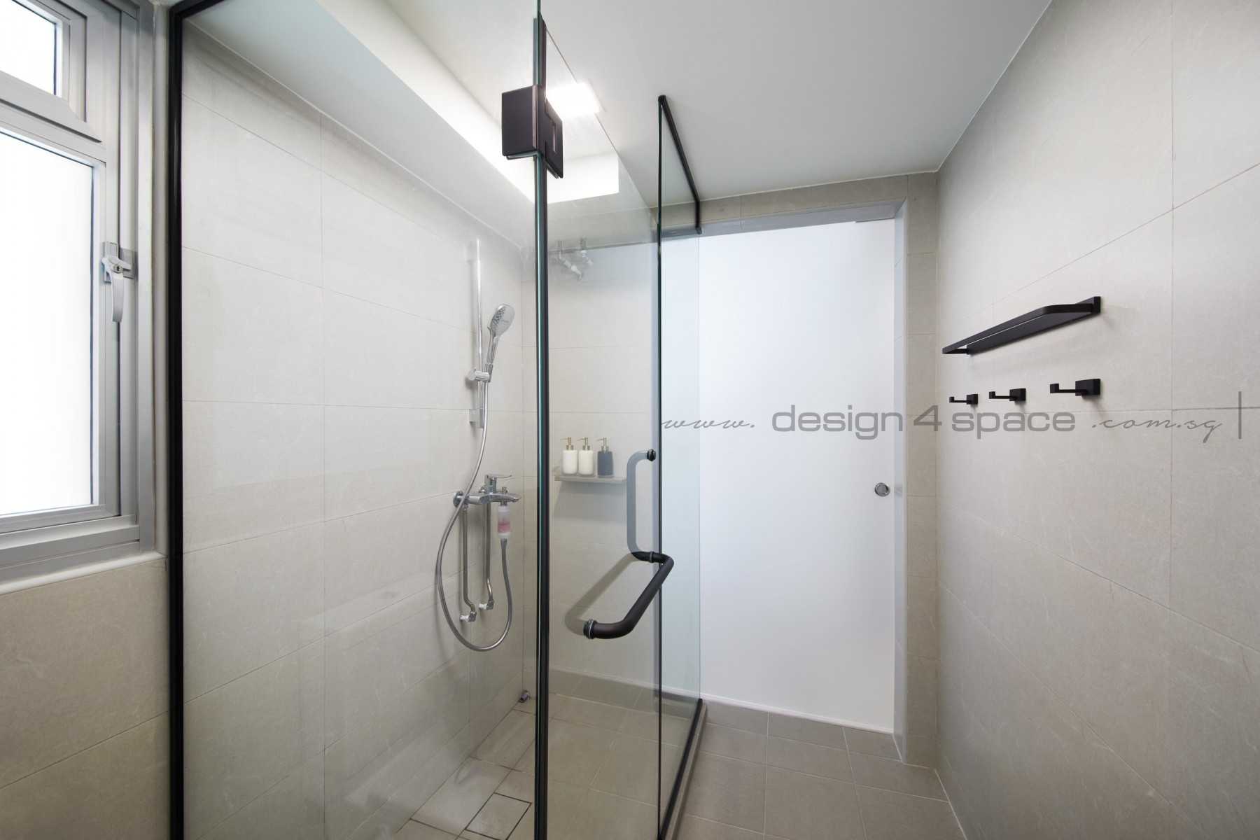Contemporary Bathroom with Homogeneous Tiles and Mirror