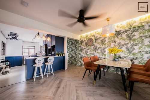 Modern Living Room at RESALE 5-ROOM POTONG PASIR