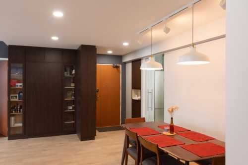 Modern Dining Room at West Ridges