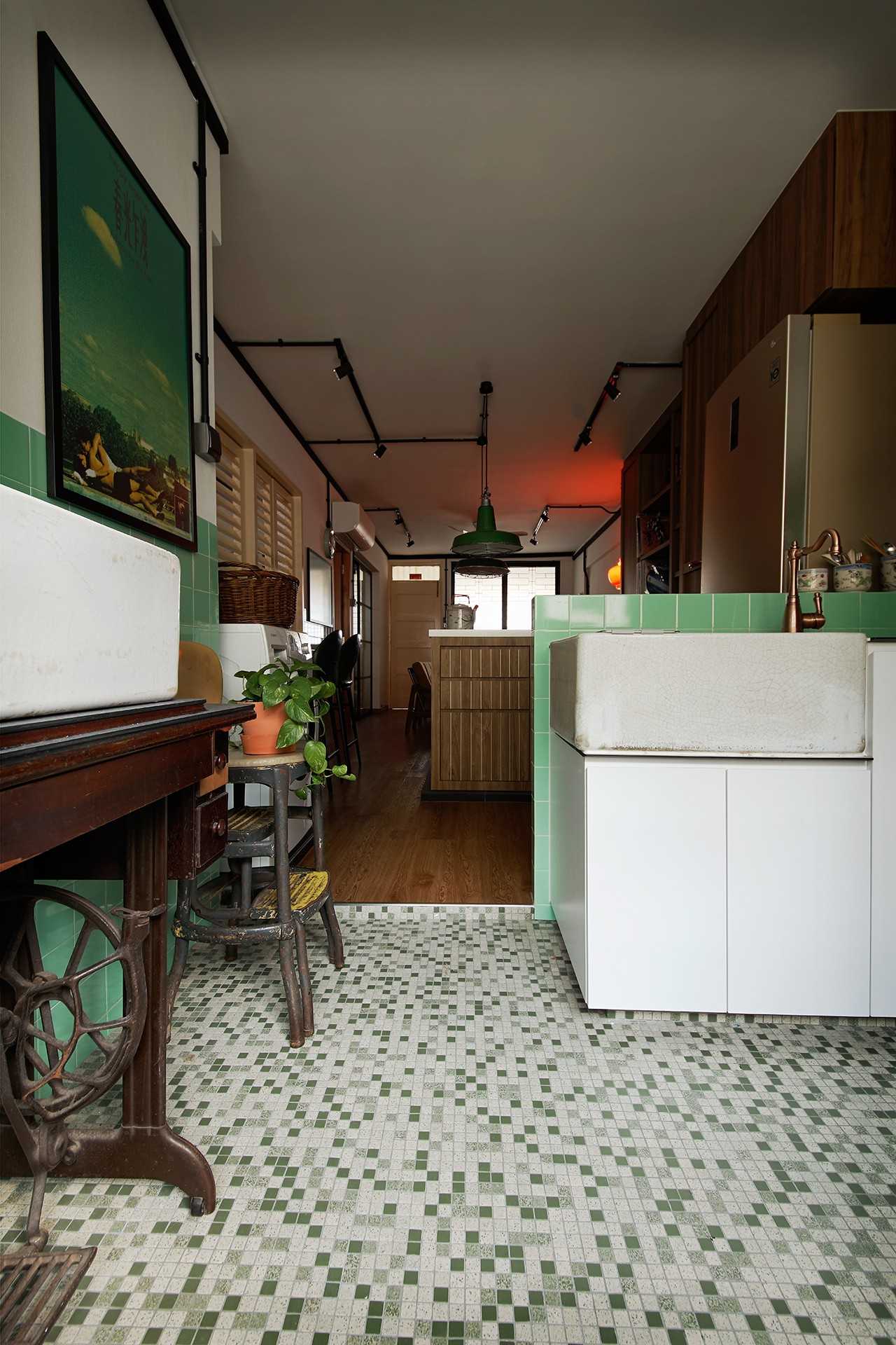 Vintage Kitchen with Kitchen Tap and Porcelain Tiles
