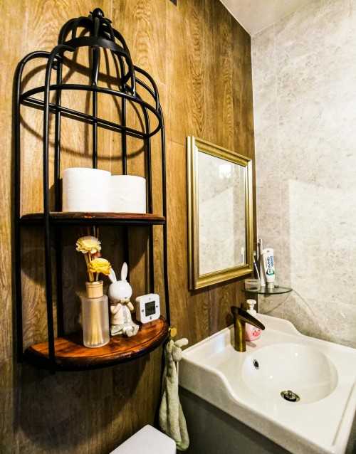 Modern Bathroom at Eden View