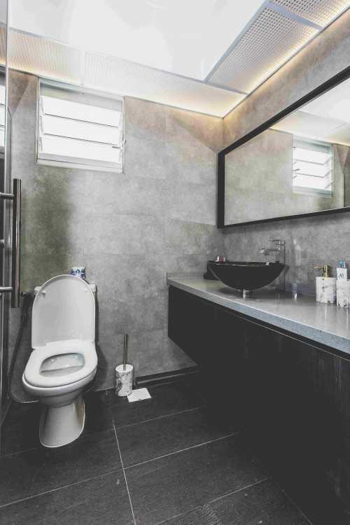 Country Bathroom at 218C Boon Lay