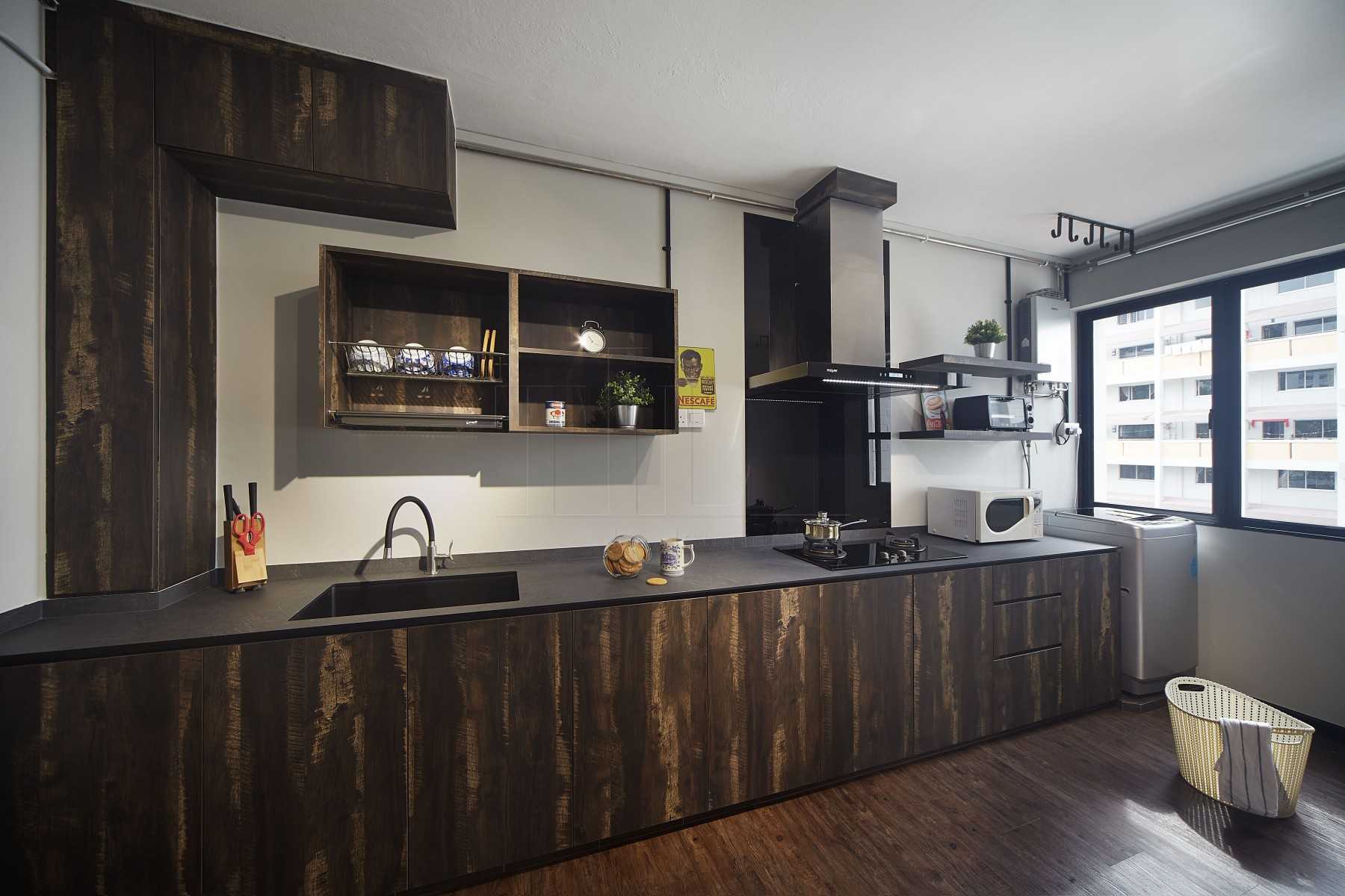 Eclectic Kitchen with Countertop and Vinyl Flooring
