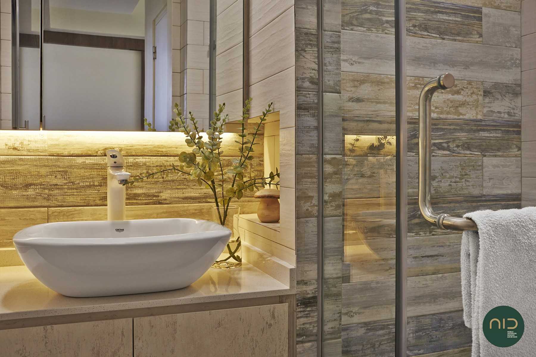 Scandinavian Bathroom with Mirror and Cove Lighting