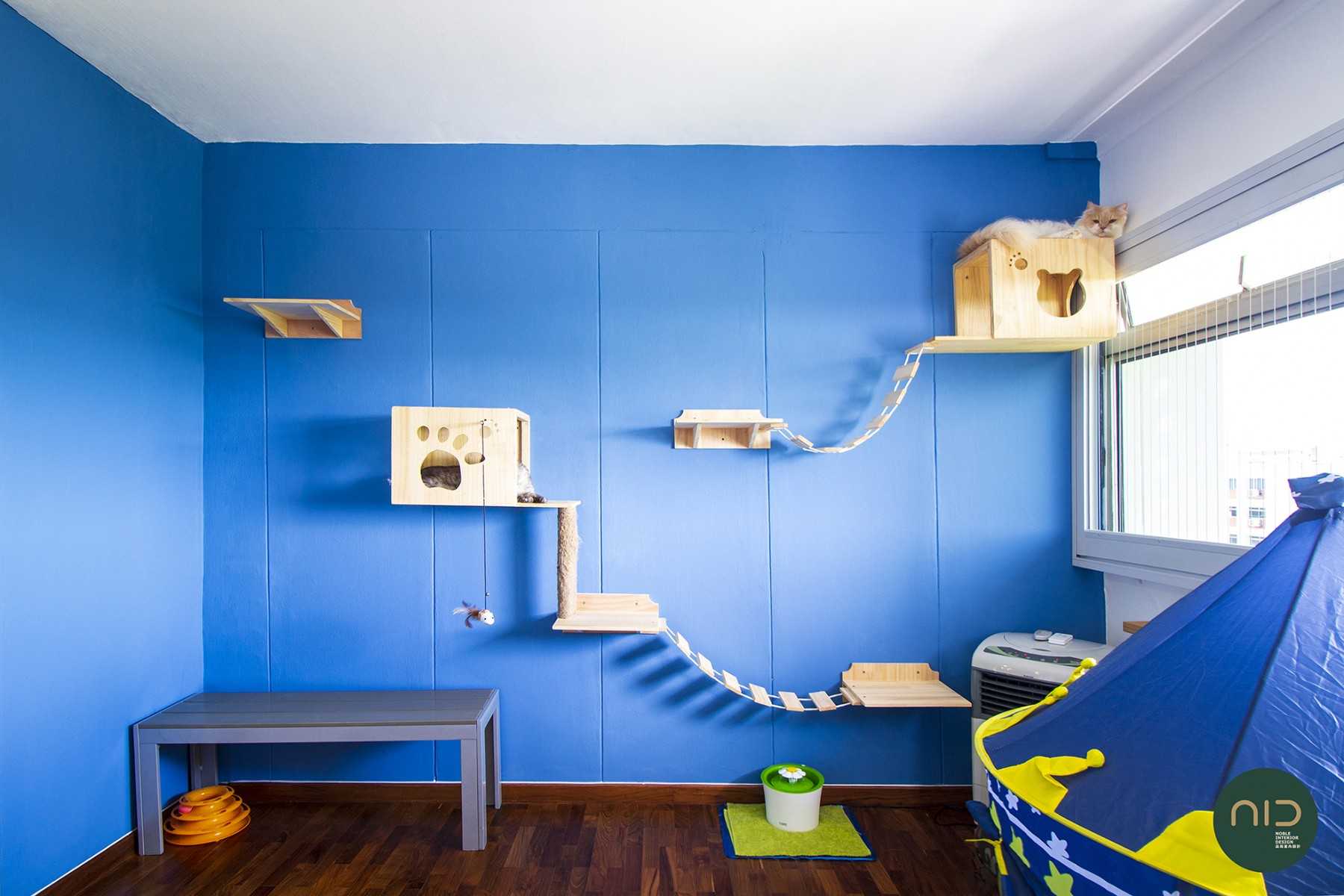 Transitional Gaming Room with Parquet Floor and Window Grille