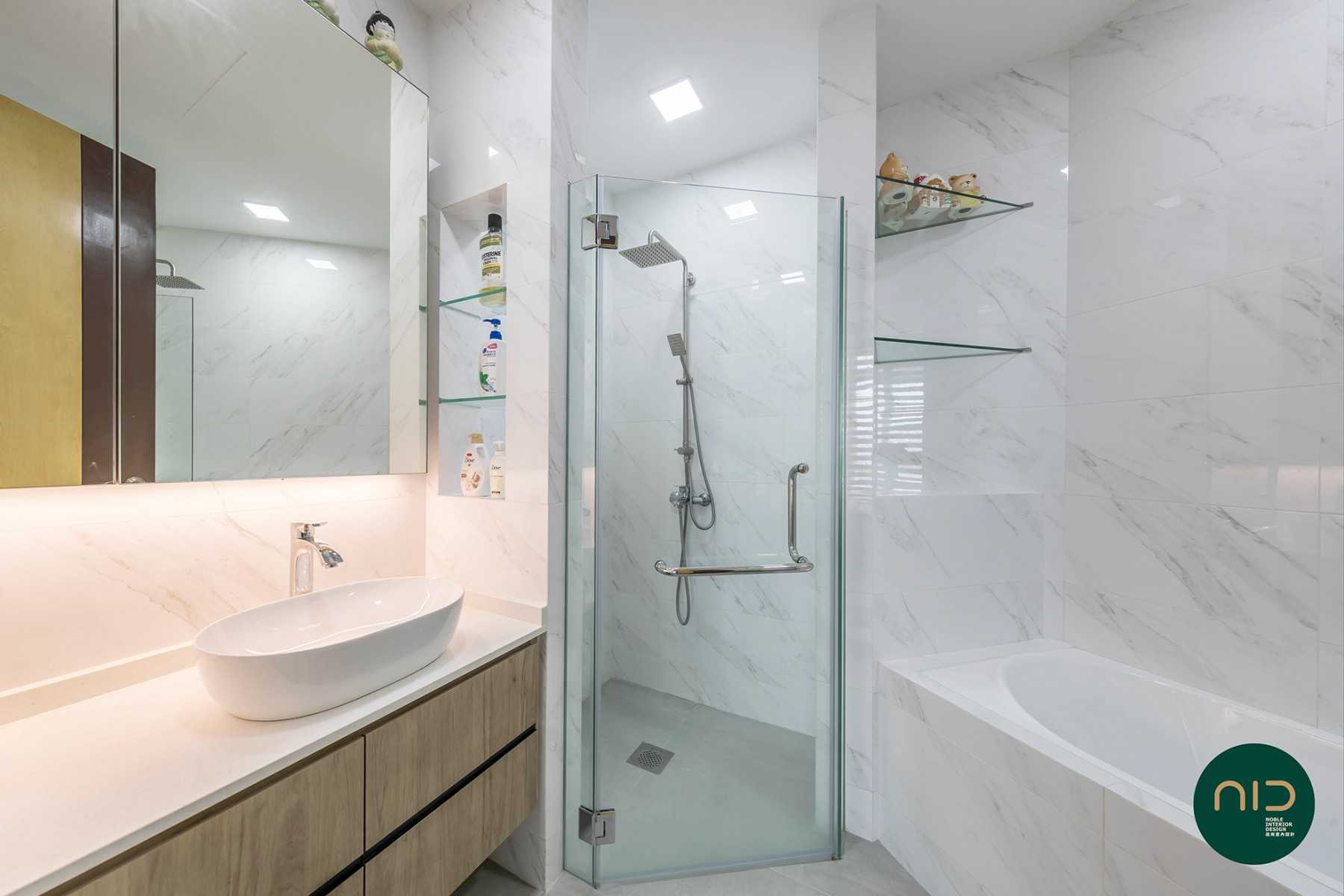 Modern Bathroom with Homogeneous Tiles and Mirror