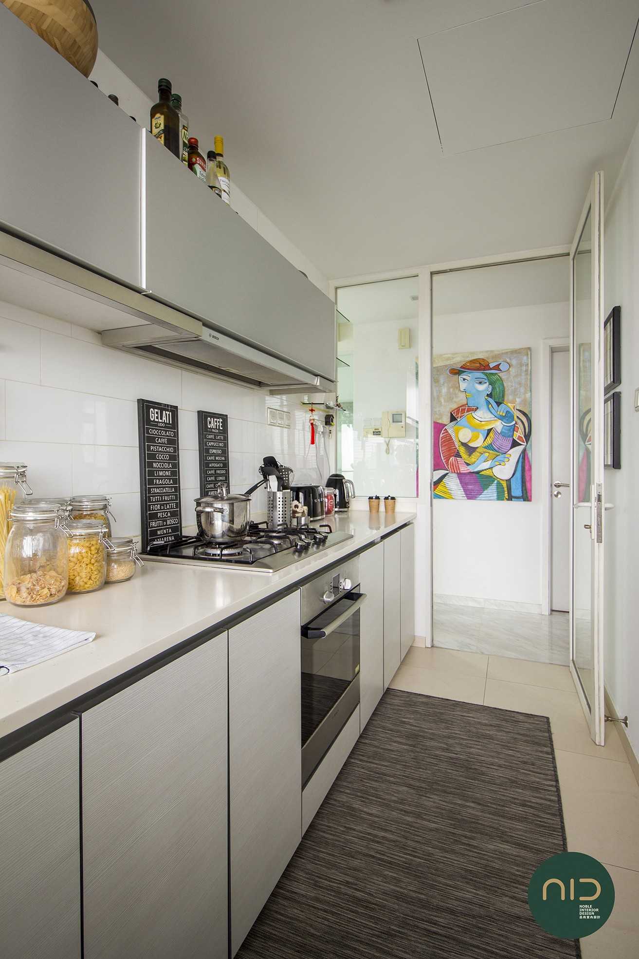 Modern Kitchen with Glass Door and Kitchen Accessories