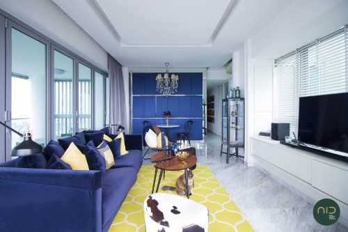 Modern Living Room at Pavilion 11
