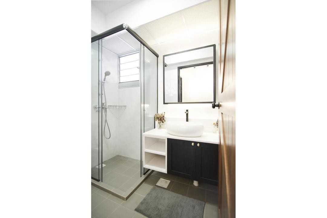 Eclectic Bathroom with Mirror and Bathroom Storage