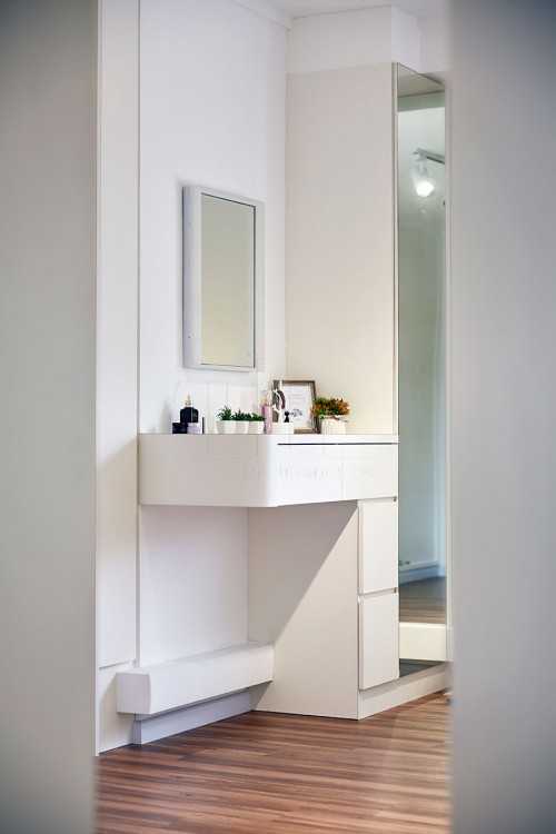 Scandinavian Walk-in Wardrobe at 14 Upper Boon Keng Road