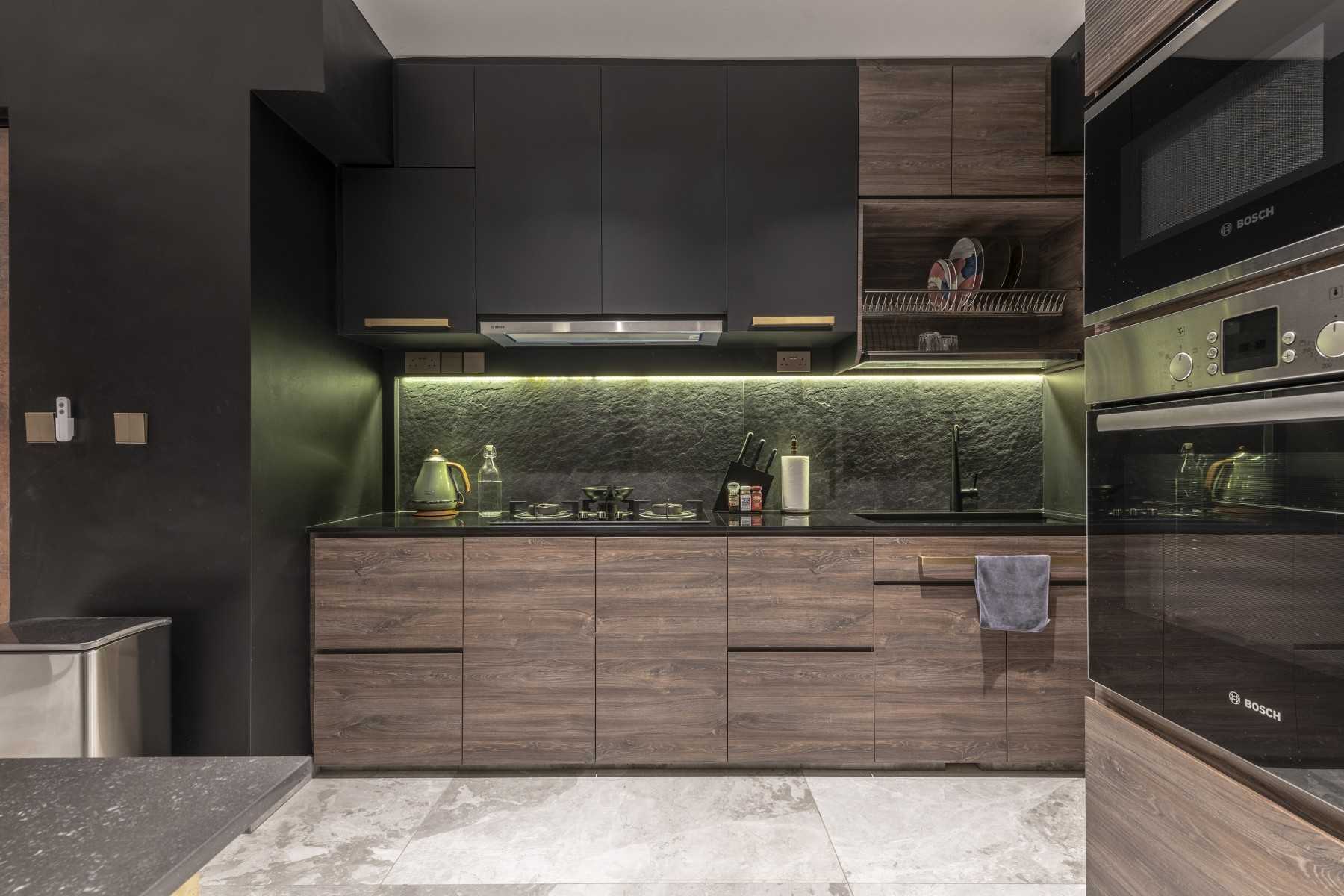 Contemporary Kitchen with Countertop and Homogeneous Tiles