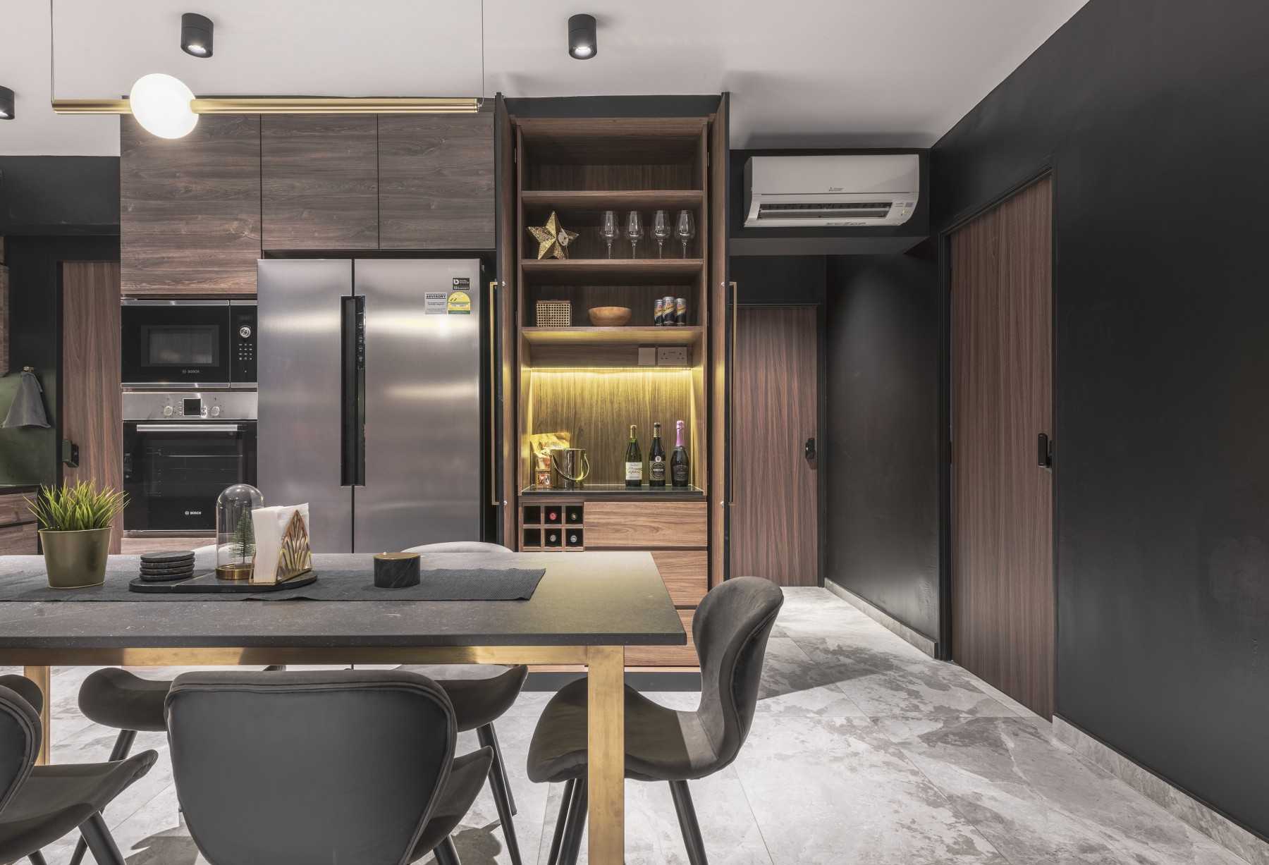 Contemporary Dining Room with Dining Table and Lighting