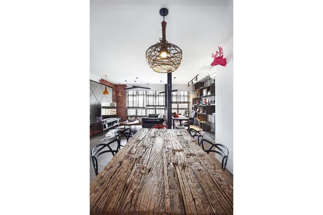 Industrial Dining Room with Dining Table and Dining Chairs