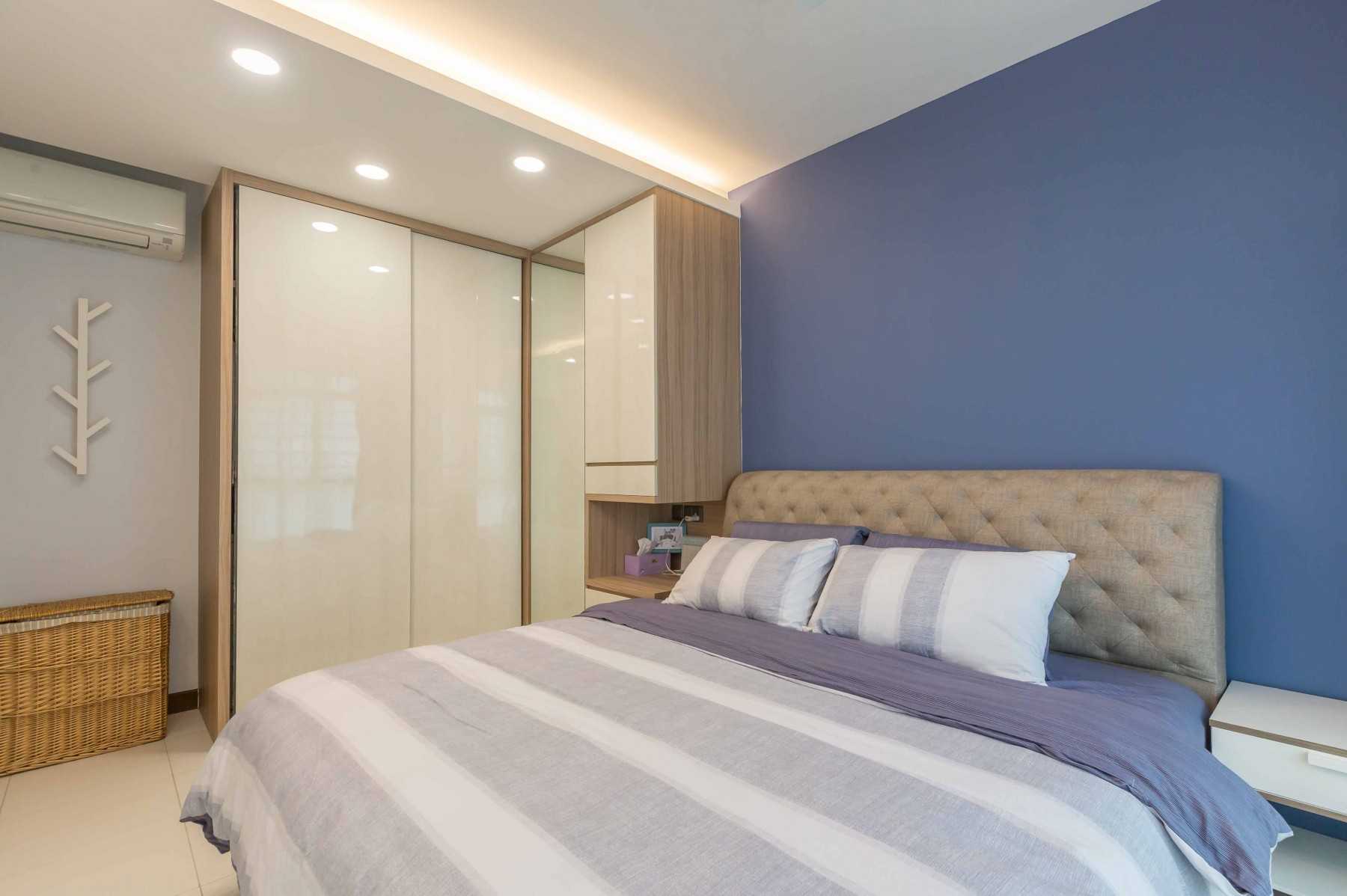 Scandinavian Bedroom with Homogeneous Tiles and Built-in Bed