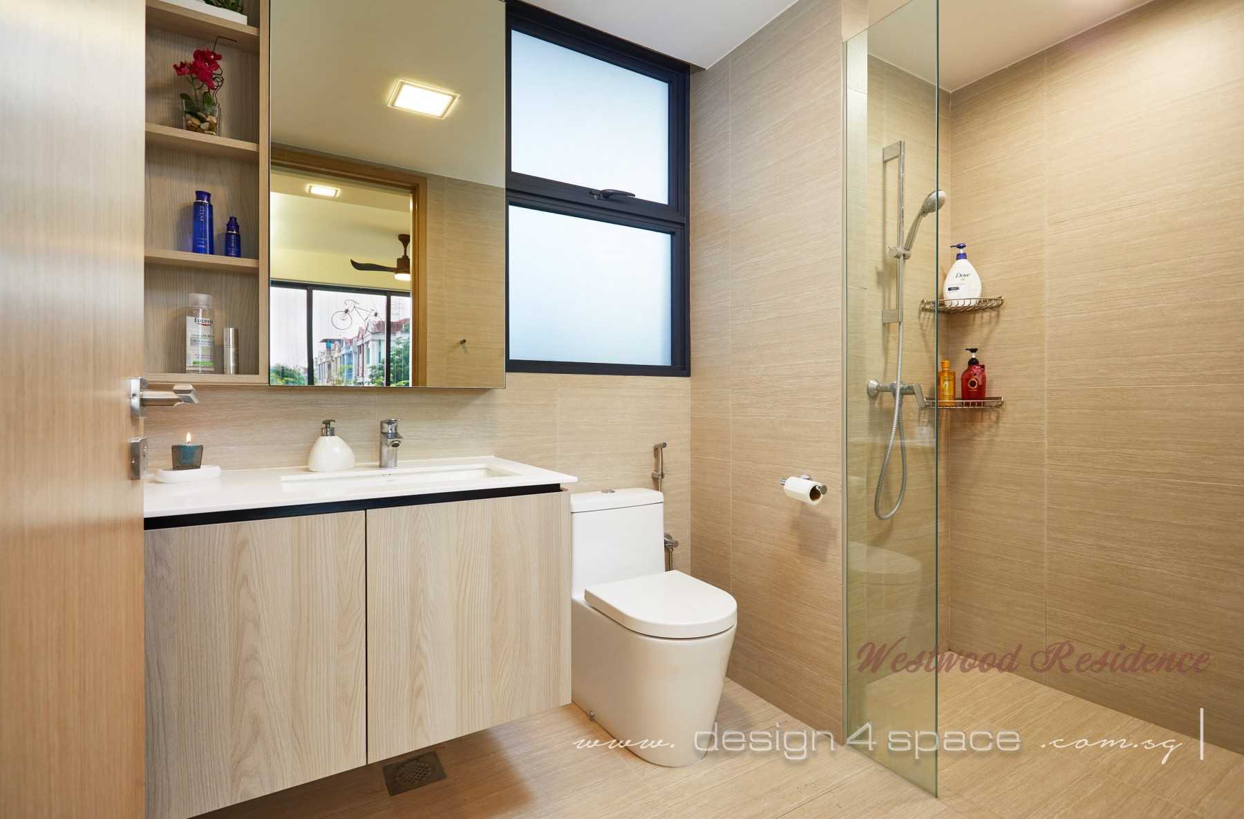 Contemporary Bathroom with Homogeneous Tiles and Mirror