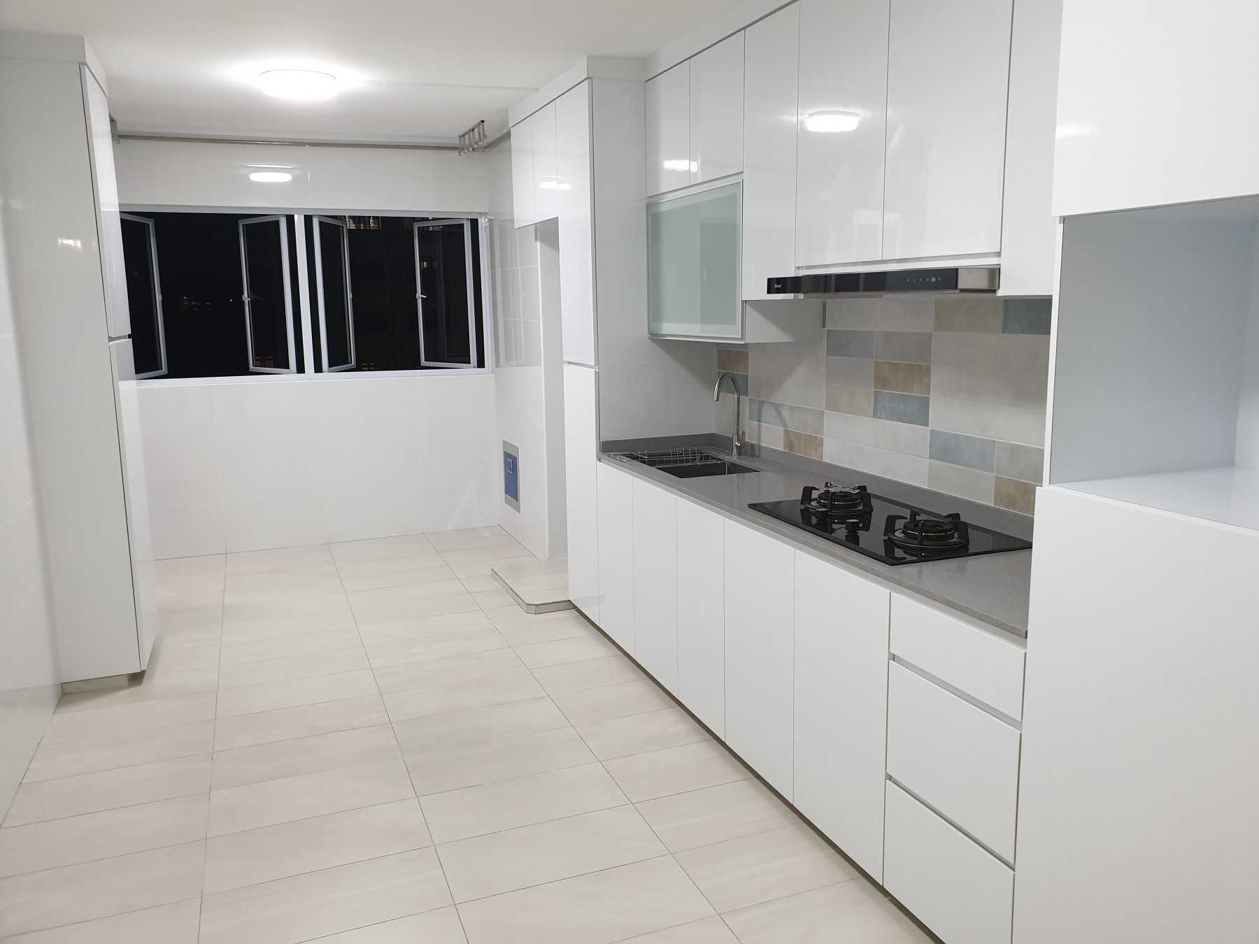 Contemporary Kitchen with Countertop and Homogeneous Tiles