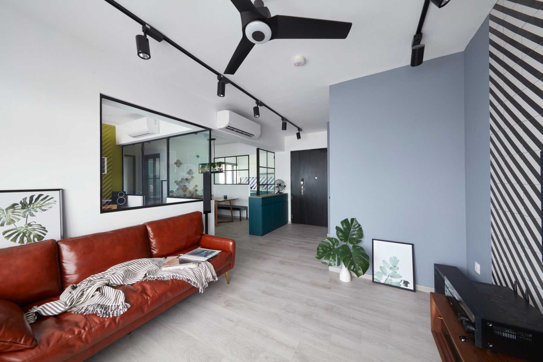 Vintage Living Room with Ceiling Fan and Sofa