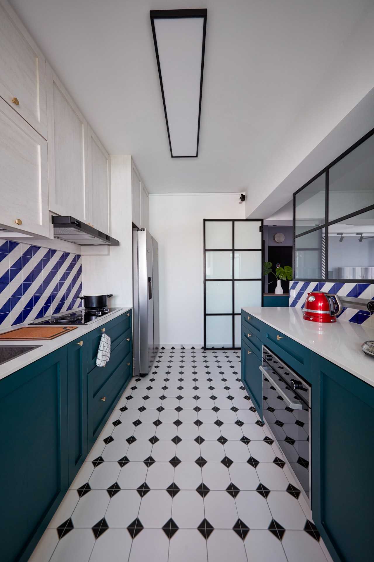 Vintage Kitchen with Kitchen Backsplash and Kitchen Cabinets