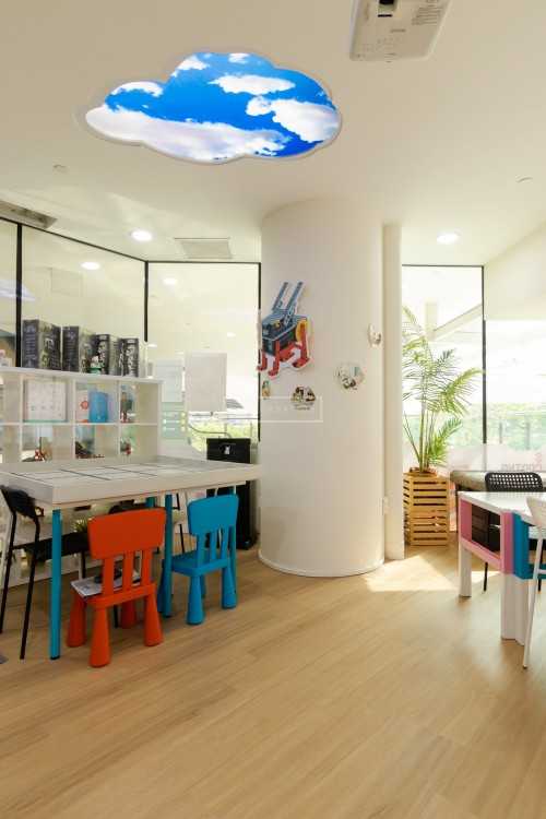 Contemporary Office at Future Masters Academy Pte Ltd (Buangkok Square Mall)