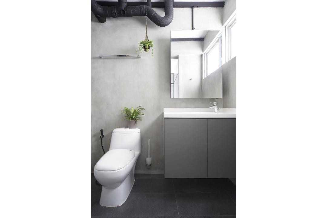 Scandinavian Bathroom with Mirror and Bathroom Storage