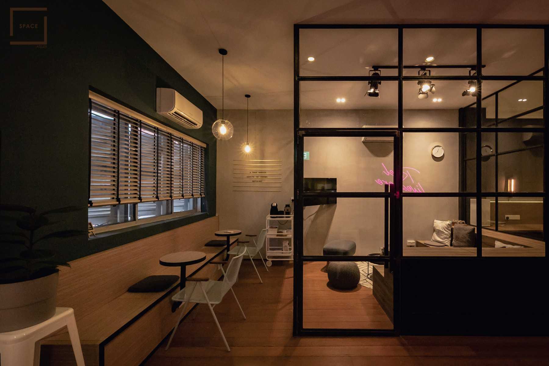 Contemporary Office with Bookshelf and Desk
