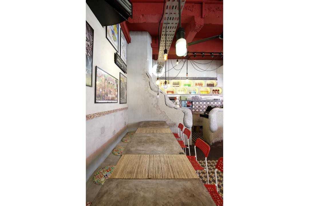 Vintage Restaurant with Dining Table and Seating Bench