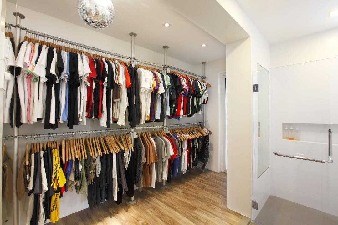 Modern Walk-in Wardrobe with Clothes Storage and Lighting