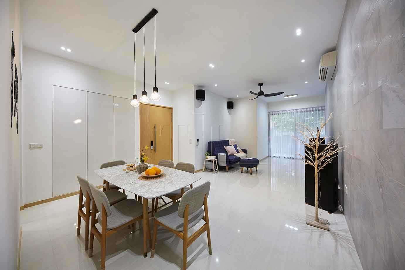 Minimalist Dining Room with Dining Table and Dining Chairs