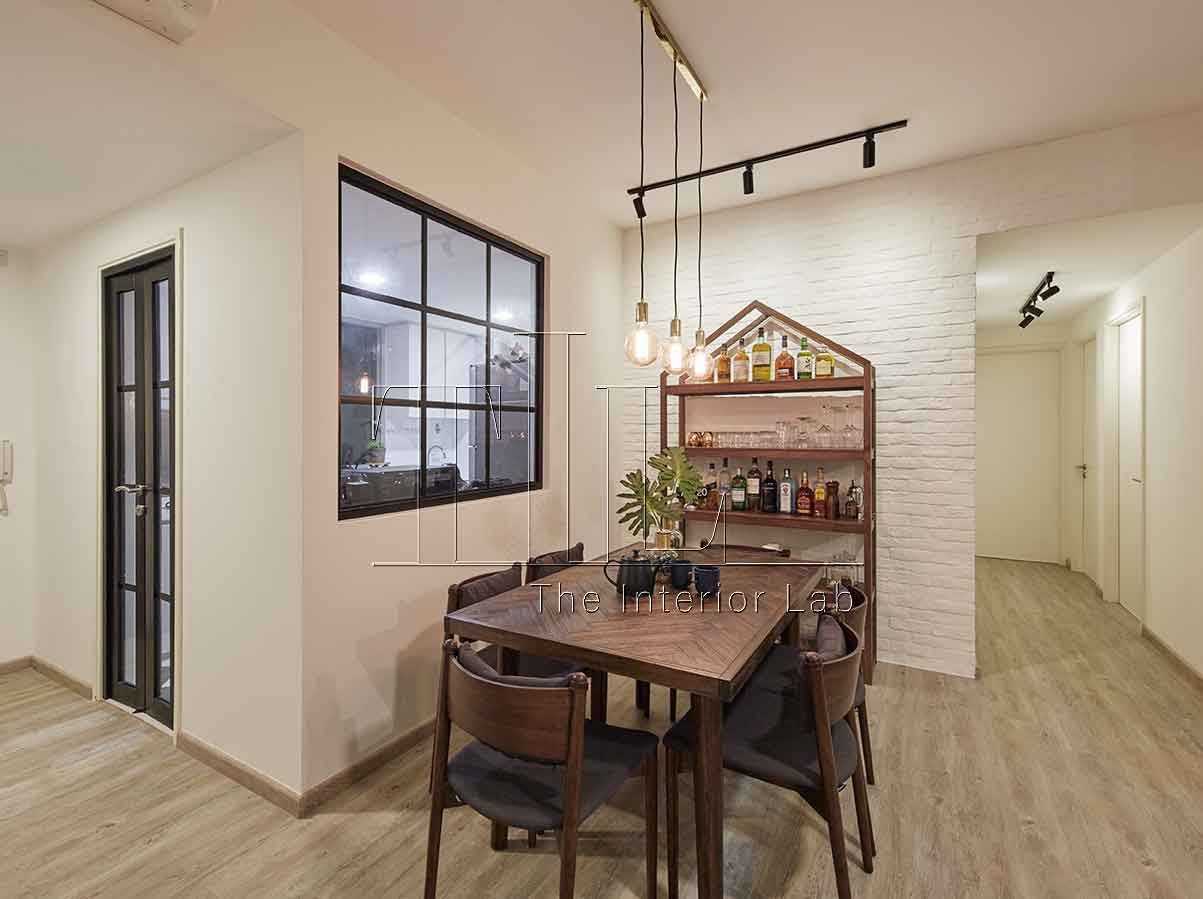 Contemporary Dining Room with Dining Table and Dining Chairs