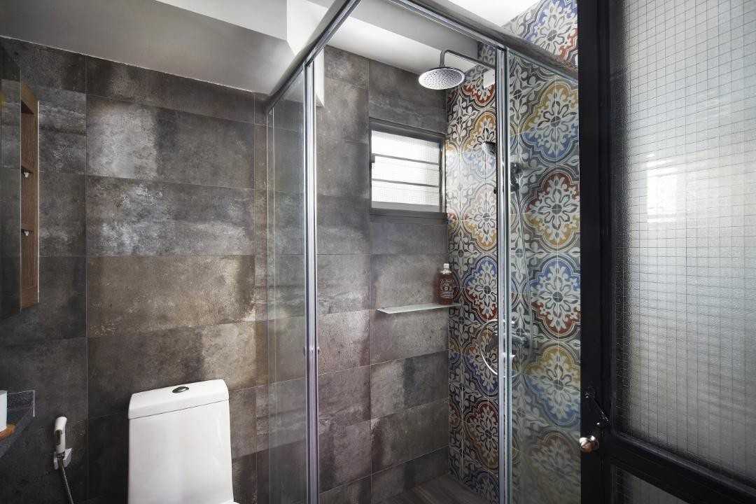 Eclectic Bathroom with Rainshower and Showers